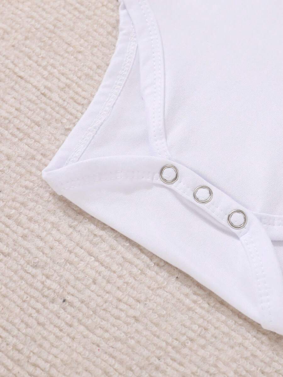 Newborn Letter Print Short Sleeve Romper - Adorable Casual One-Piece Outfit