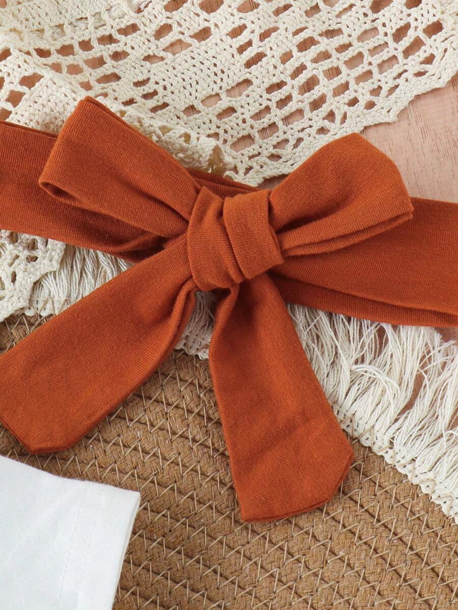 Infant Girl 2pcs Letter Embossed Bodysuit and Ruffle Shorts Summer Outfit