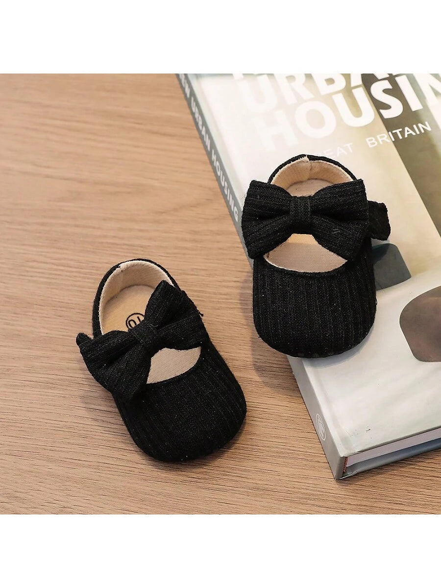 Cozy Woolen Cloth Princess Shoes for Girls - Cute Strap Design Soft Sole Autumn Shoes