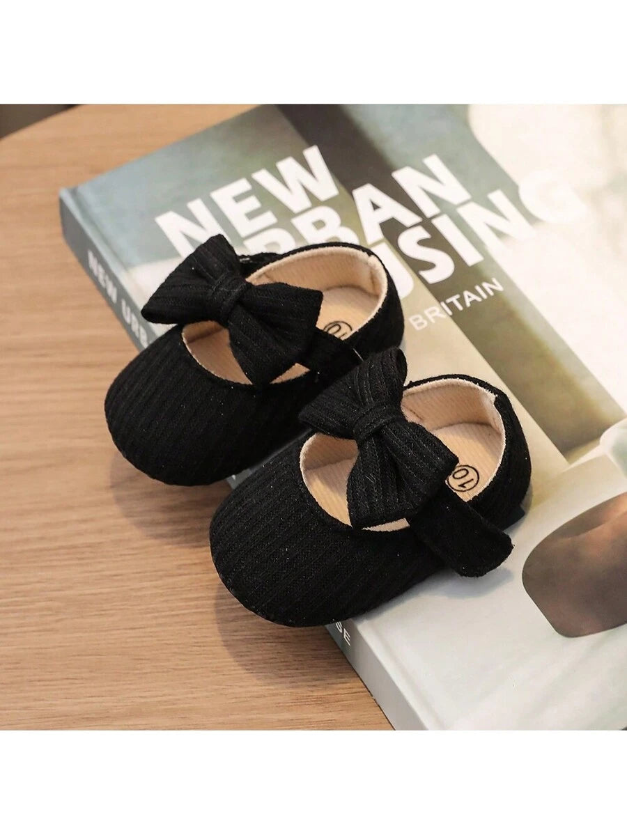 Cozy Woolen Cloth Princess Shoes for Girls - Cute Strap Design Soft Sole Autumn Shoes