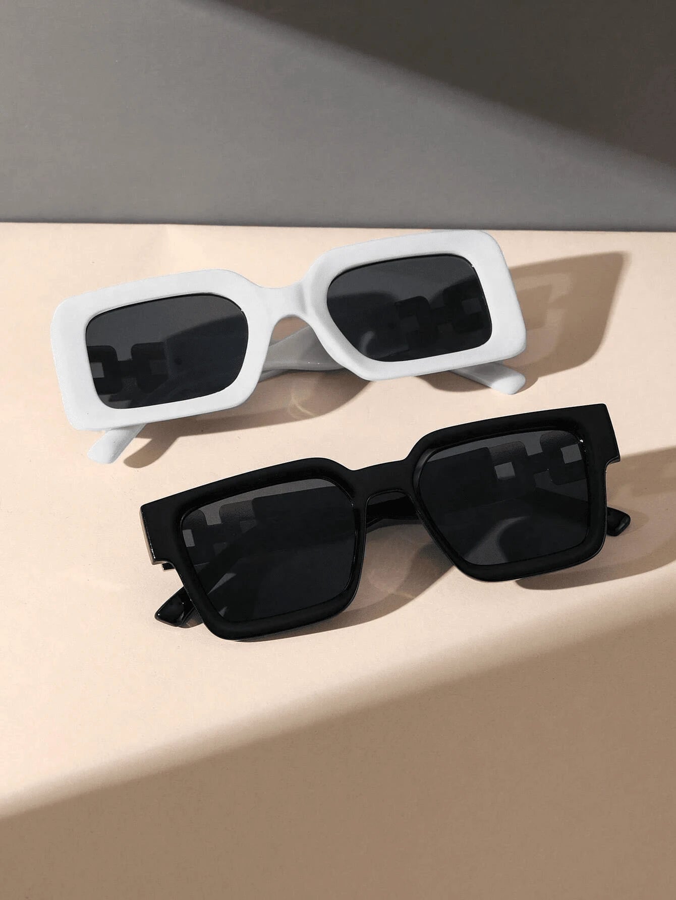 2 Pcs Black Square Fashion Glasses Set – Elegant Chain Decoration, Casual Luxury Eyewear Pack for Outdoor Travel & Photo Taking