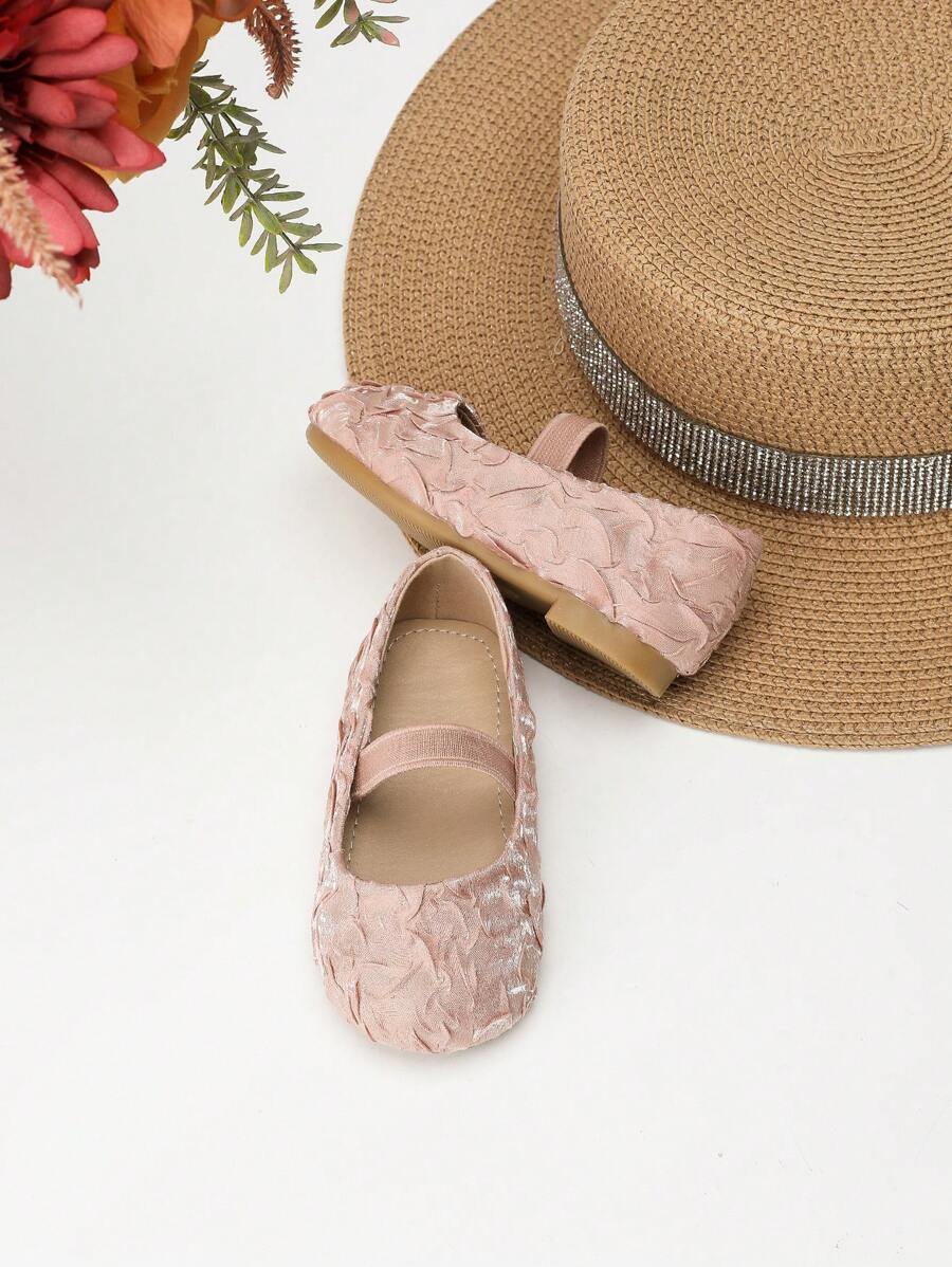 Elegant Pleated Princess Shoes for Girls - Comfortable Pleated Slip-On Loafers