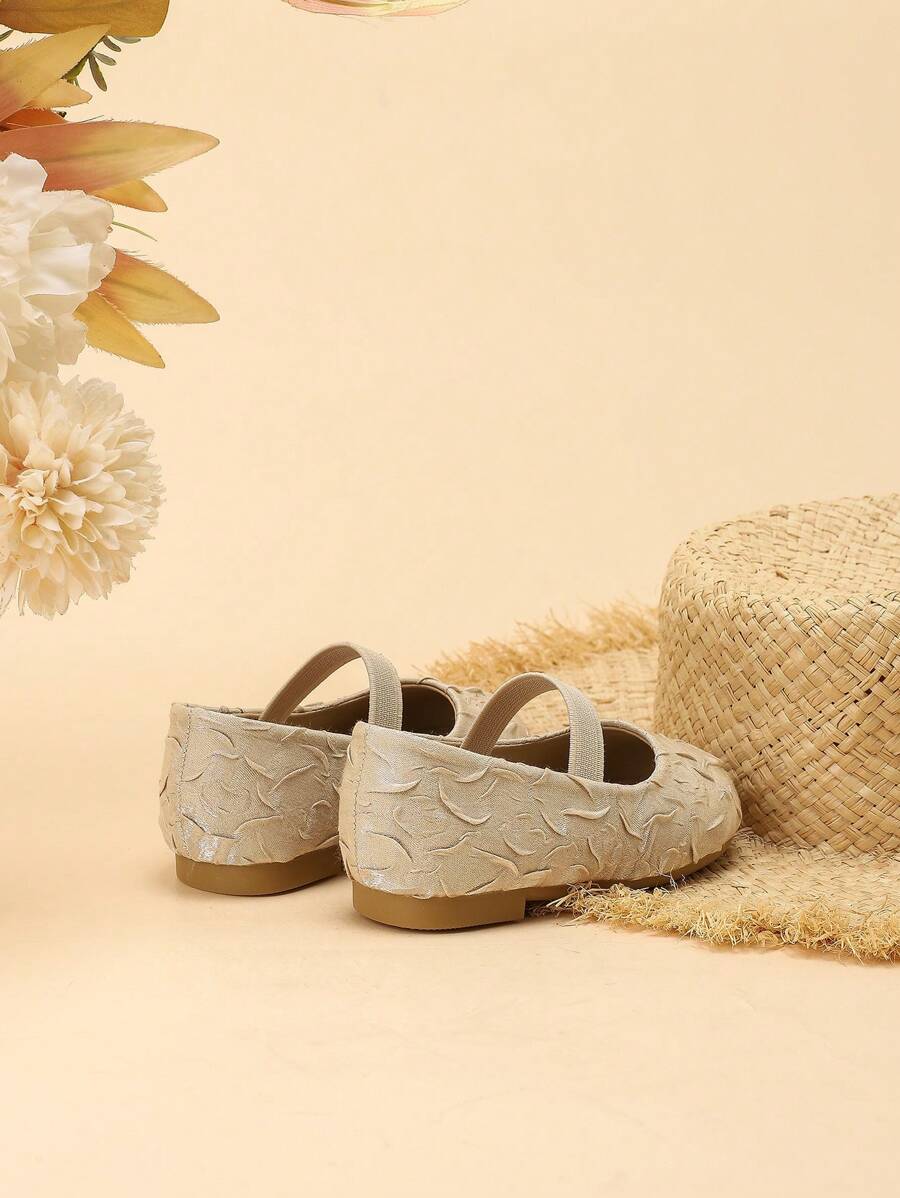Elegant Pleated Princess Shoes for Girls - Comfortable Pleated Slip-On Loafers