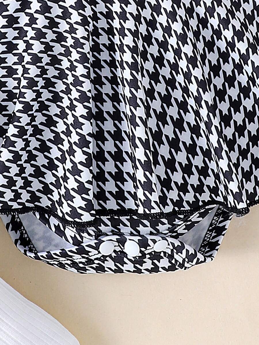 Baby Ribbed Patchwork Long Sleeve Romper for Spring and Autumn Daily Wear