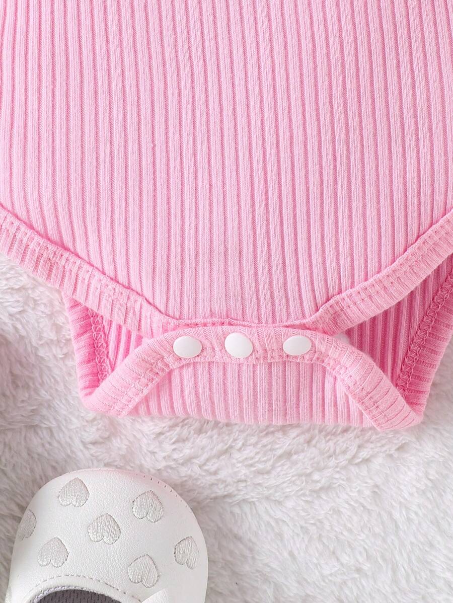 2PCS Baby Girl Lovely Bodysuit and Shorts Set for Cute Summer Daily Wear