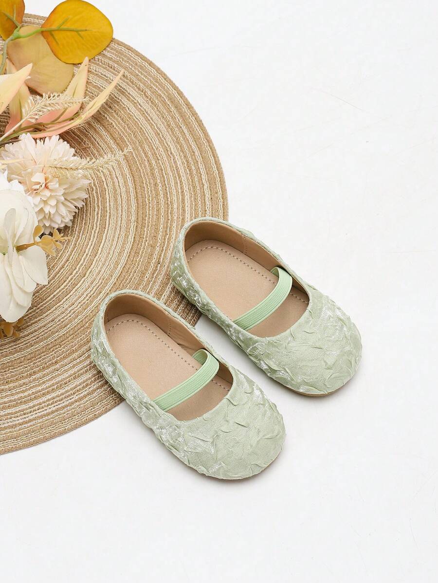 Elegant Pleated Princess Shoes for Girls - Comfortable Pleated Slip-On Loafers