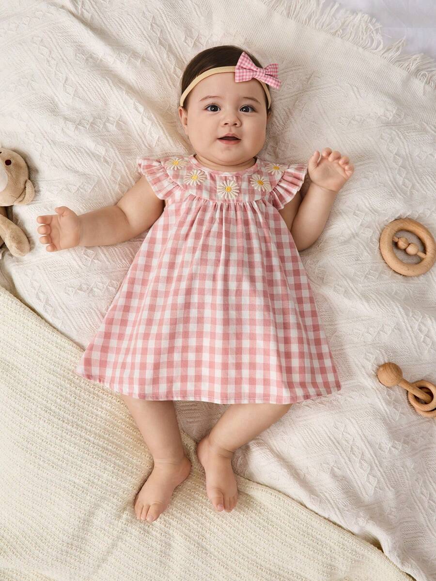 Baby Daisy Pattern Ruffle Hem Dress for Cute Spring and Summer Wear