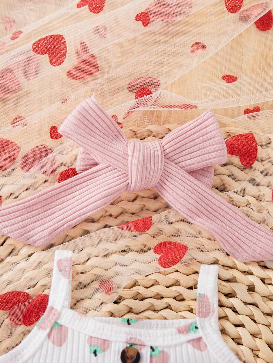 2PCS Baby Heart Print Rib Knit Top and Shorts Set for Cute Summer Daily Wear