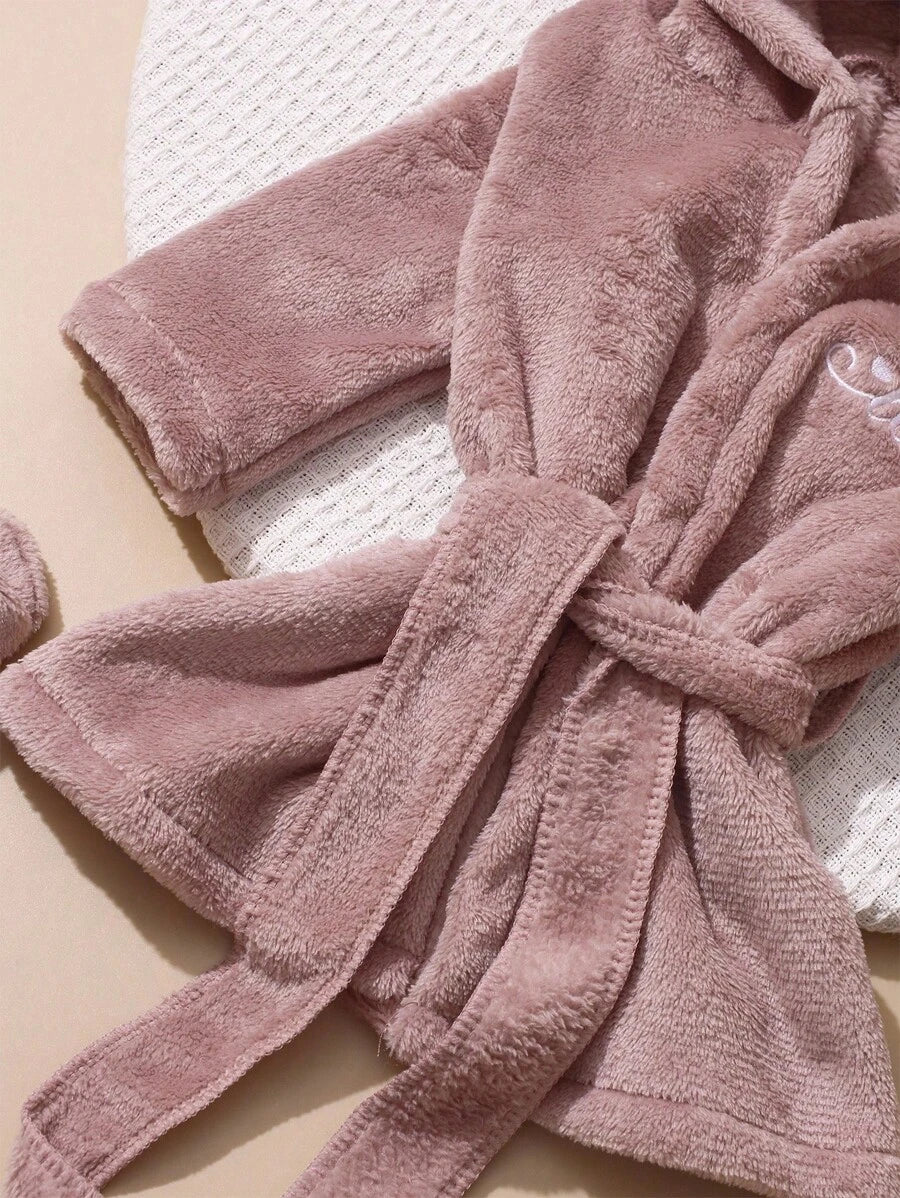 Infant Photoshoot Outfits with Love Embroidery - Lovely Bathrobe Prop Set for Newborns