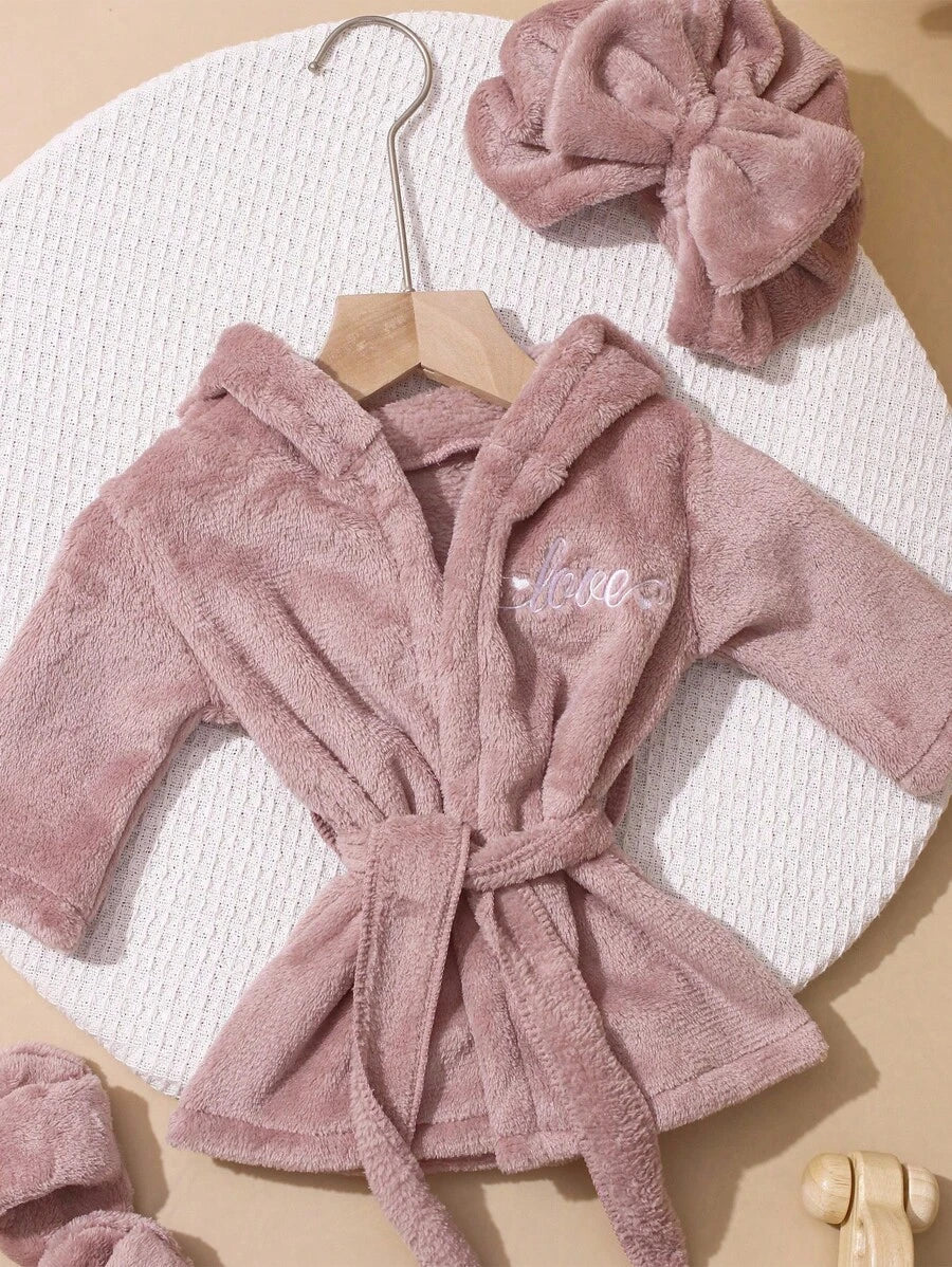 Infant Photoshoot Outfits with Love Embroidery - Lovely Bathrobe Prop Set for Newborns