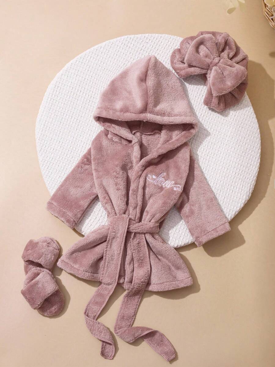Infant Photoshoot Outfits with Love Embroidery - Lovely Bathrobe Prop Set for Newborns