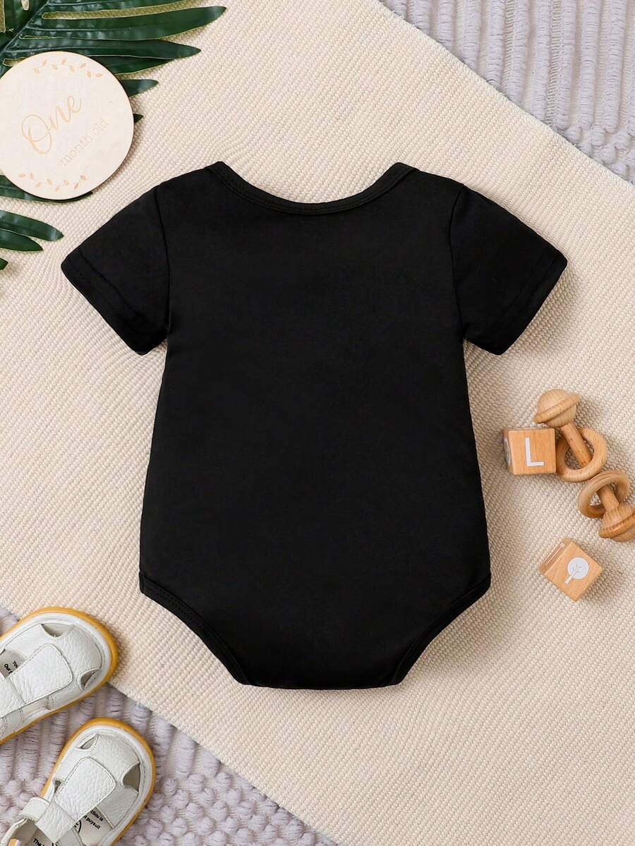 Newborn Letter Print Short Sleeve Romper - Adorable Casual One-Piece Outfit