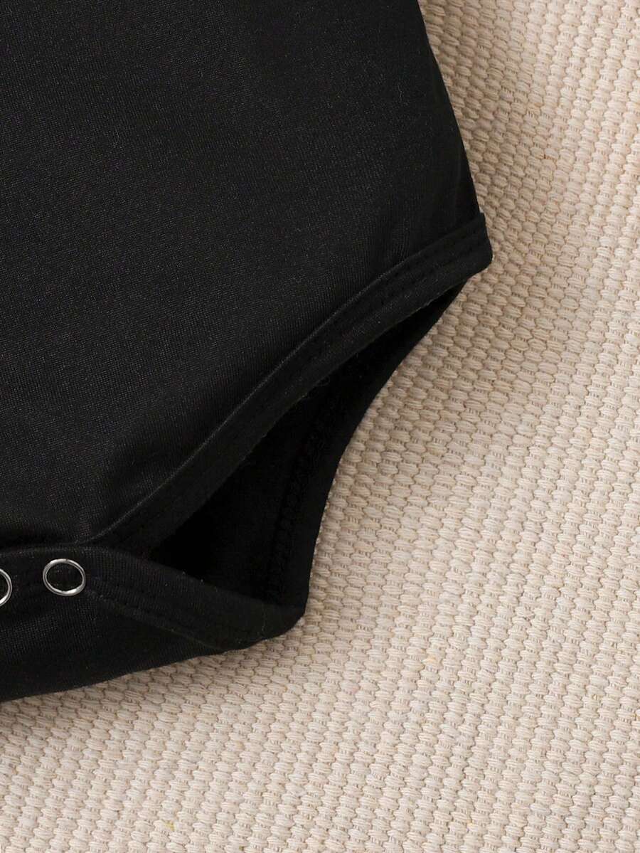 Newborn Letter Print Short Sleeve Romper - Adorable Casual One-Piece Outfit