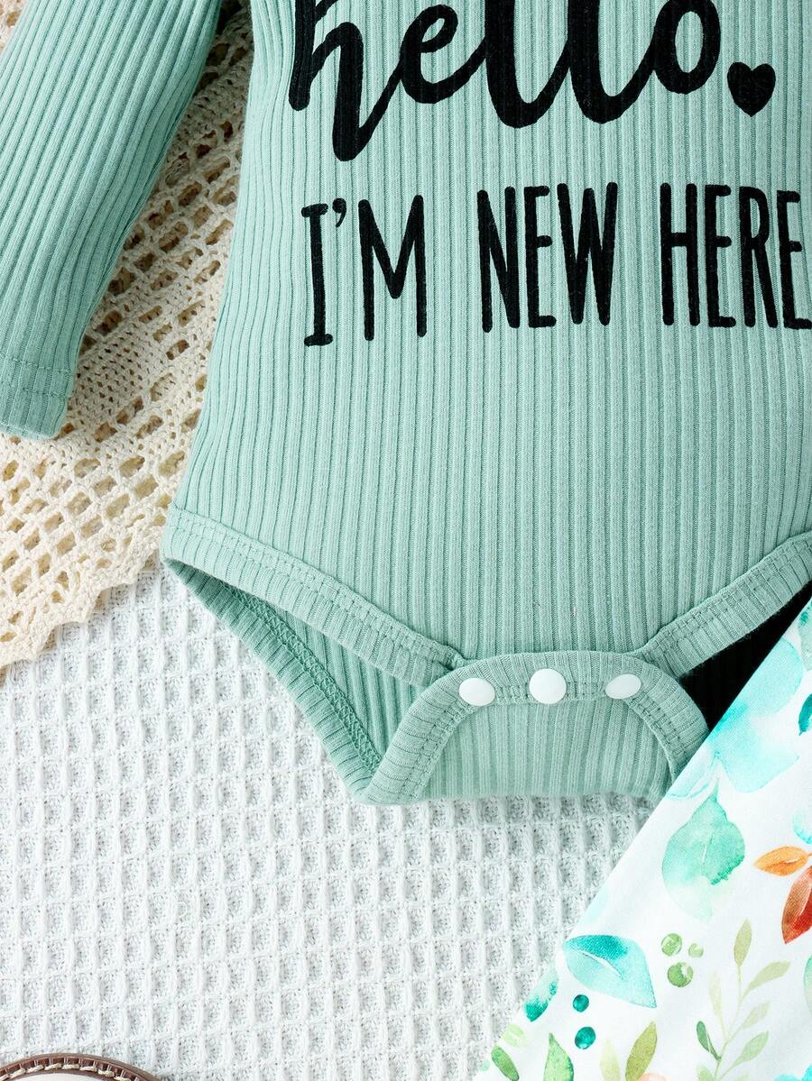 Cute Print Bodysuit Pants Hat and Headband Outfit Set for Spring and Autumn Wear