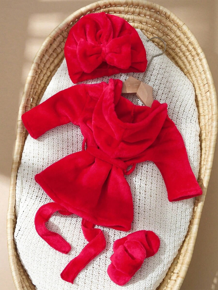 Infant Photoshoot Outfits with Love Embroidery - Lovely Bathrobe Prop Set for Newborns