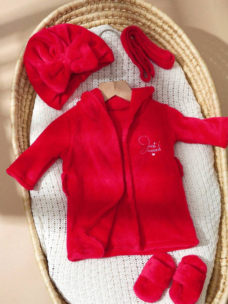 Infant Photoshoot Outfits with Love Embroidery - Lovely Bathrobe Prop Set for Newborns