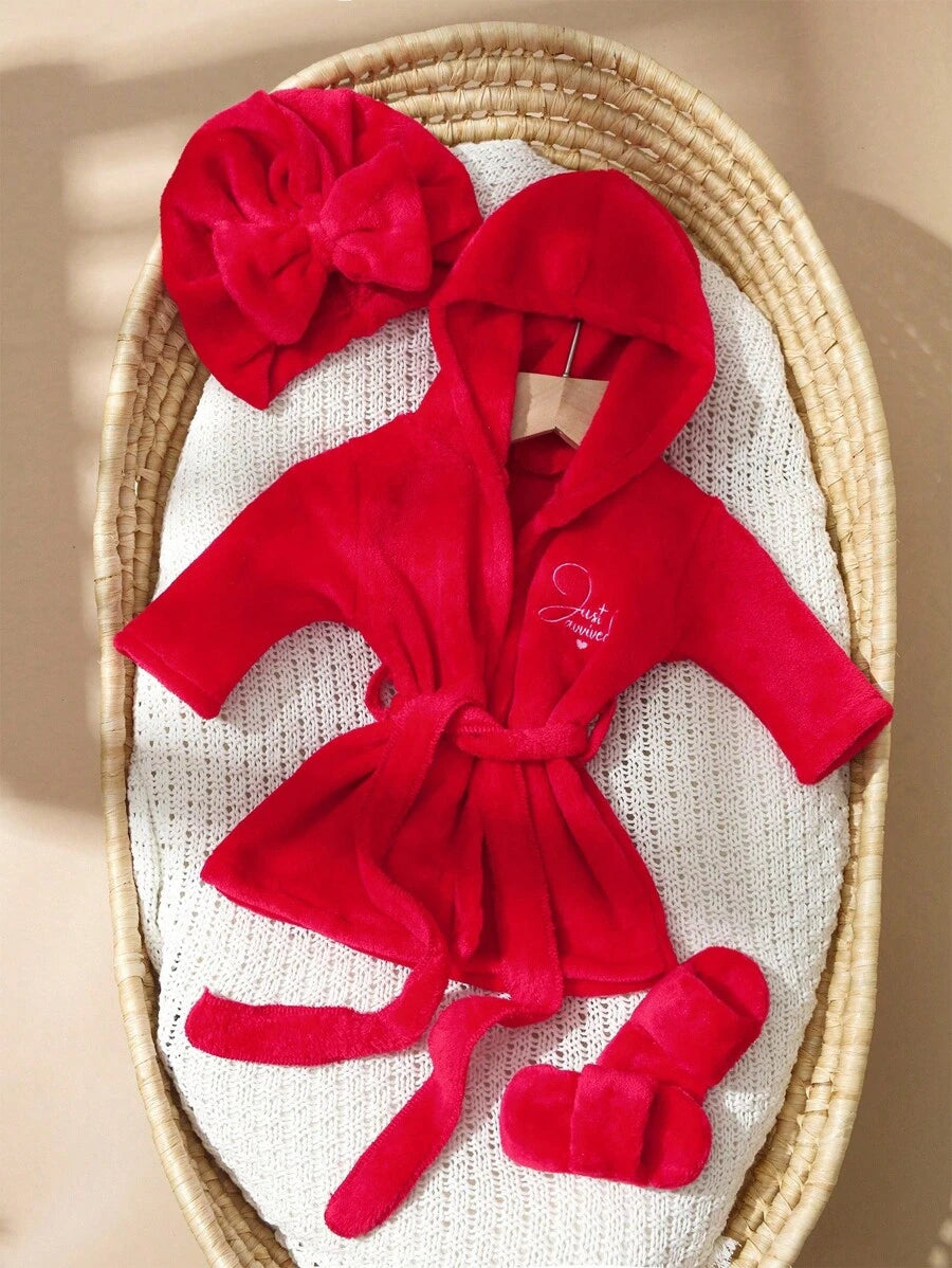 Infant Photoshoot Outfits with Love Embroidery - Lovely Bathrobe Prop Set for Newborns