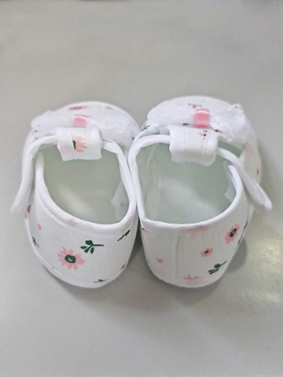 Infant Girls' Princess Shoes Socks – Delicate Lace Bow & Soft Sole, Non-Slip First Walkers for 0-12 Months