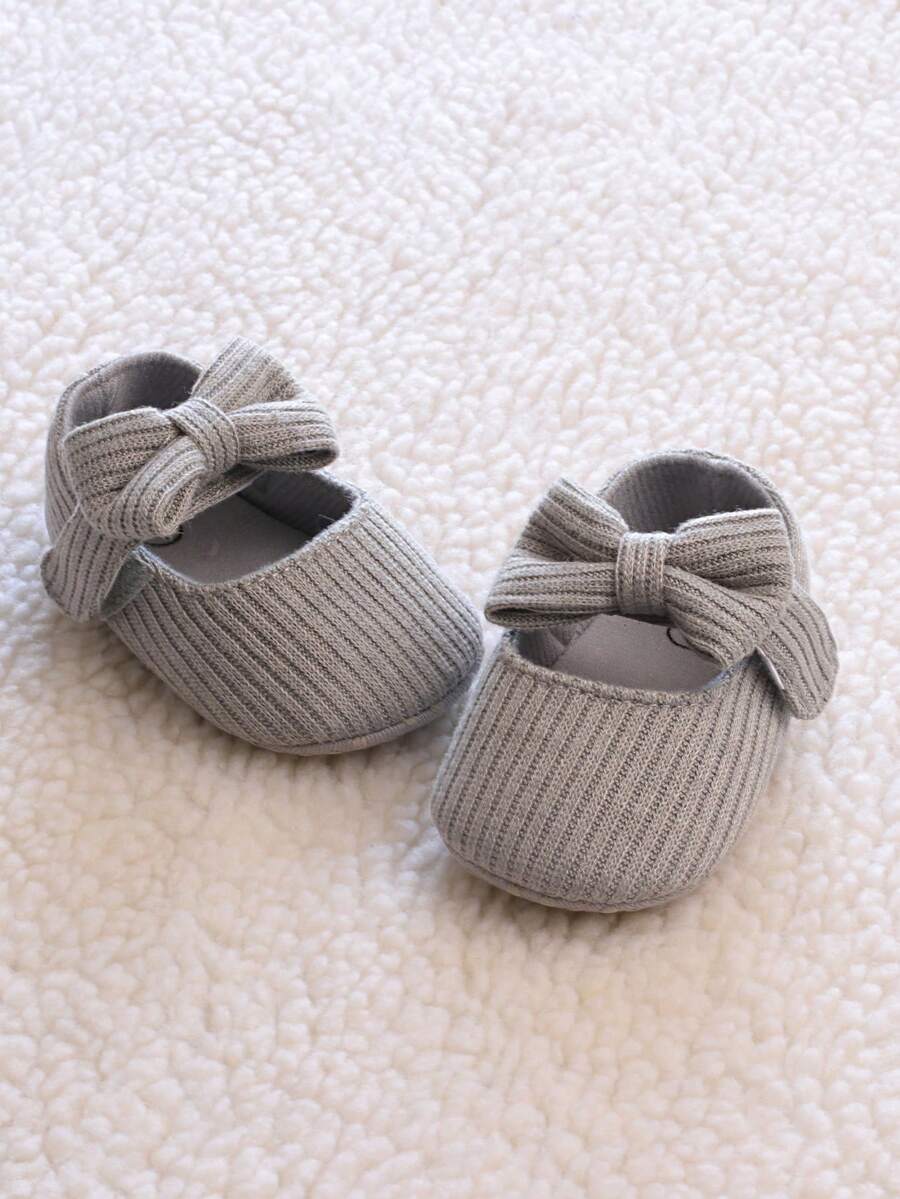 Cozy Woolen Cloth Princess Shoes for Girls - Cute Strap Design Soft Sole Autumn Shoes