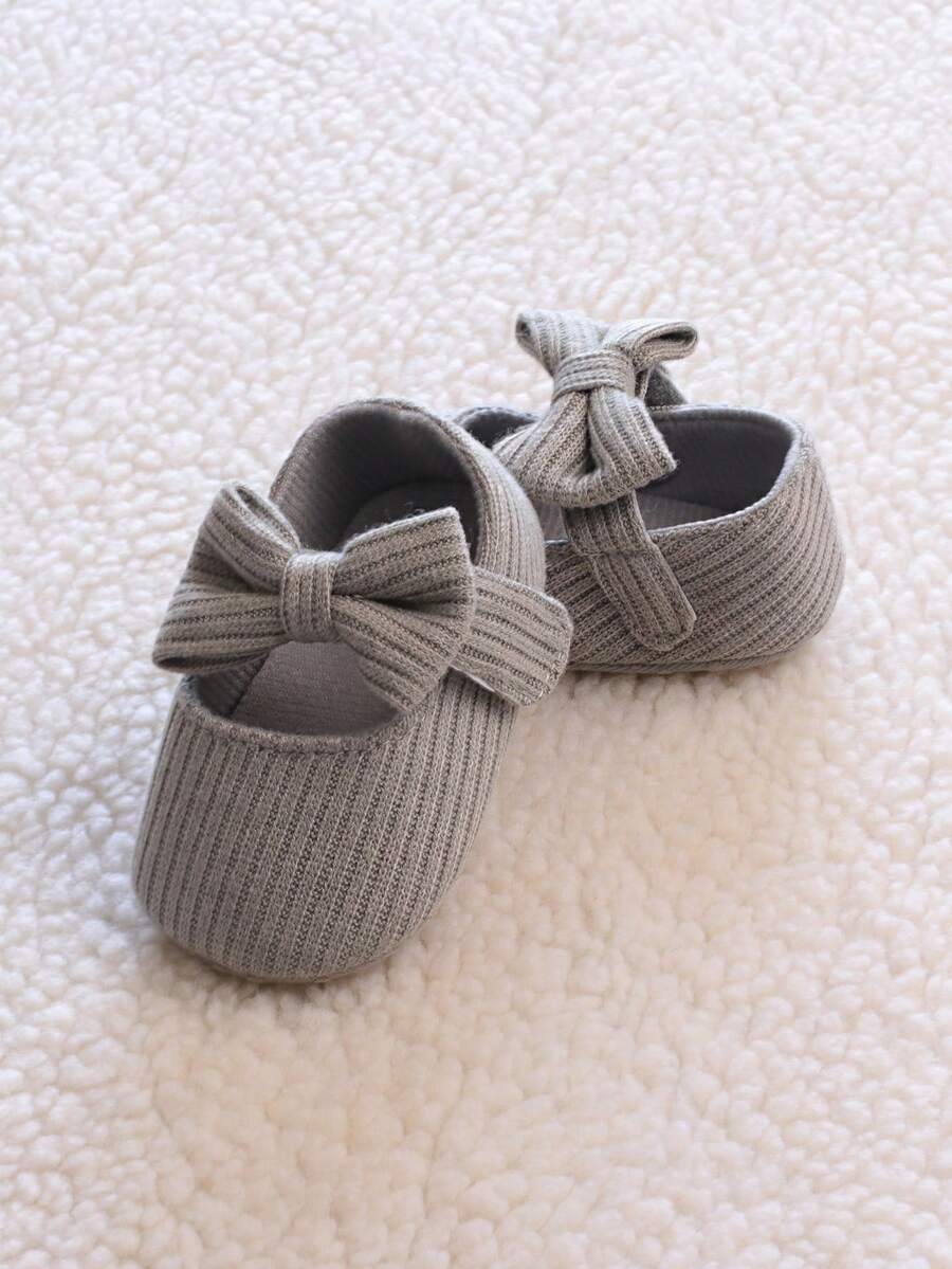 Cozy Woolen Cloth Princess Shoes for Girls - Cute Strap Design Soft Sole Autumn Shoes