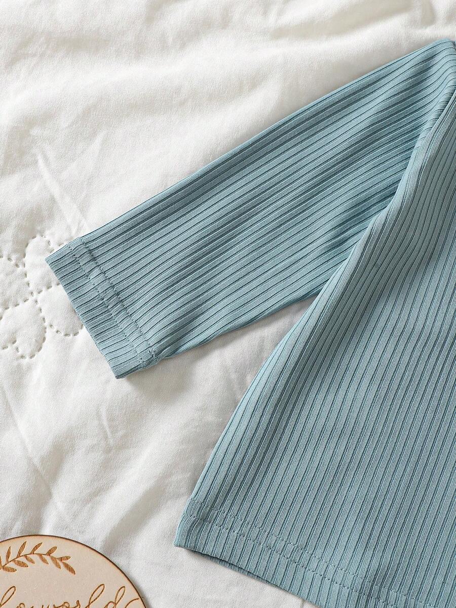 Bear Pattern Textured Pocket Top for Cute Daily Wear