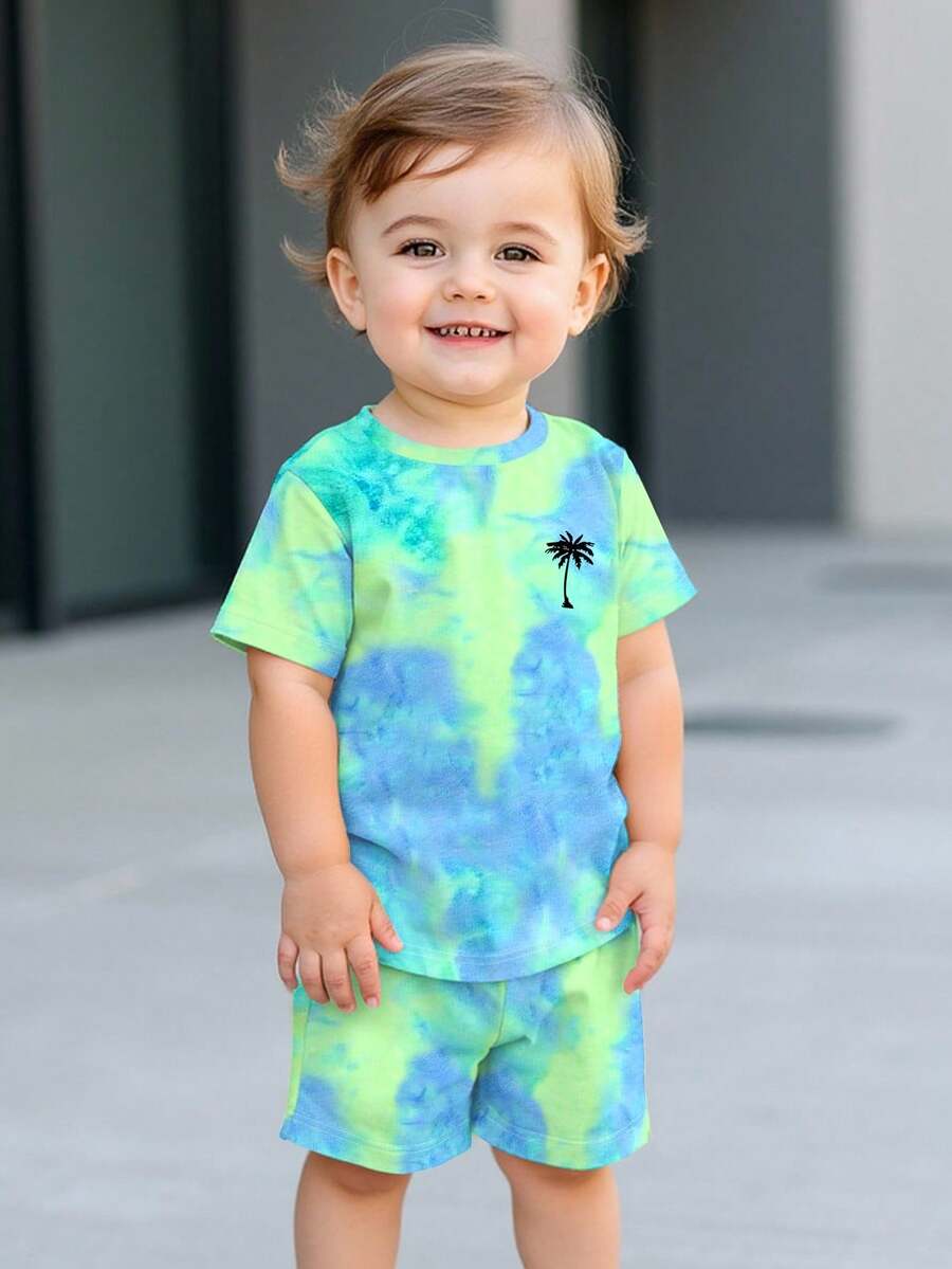 Baby Boy 2pcs Summer Set: Fun Cartoon Print Tee and Matching Shorts