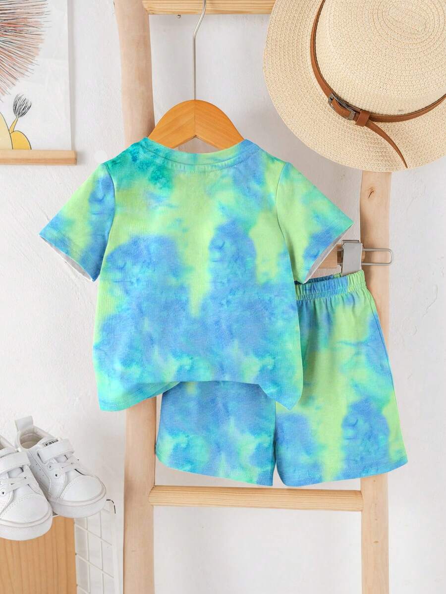 Baby Boy 2pcs Summer Set: Fun Cartoon Print Tee and Matching Shorts