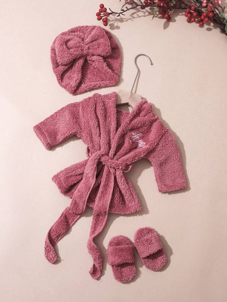 Infant Photoshoot Outfits with Love Embroidery - Lovely Bathrobe Prop Set for Newborns
