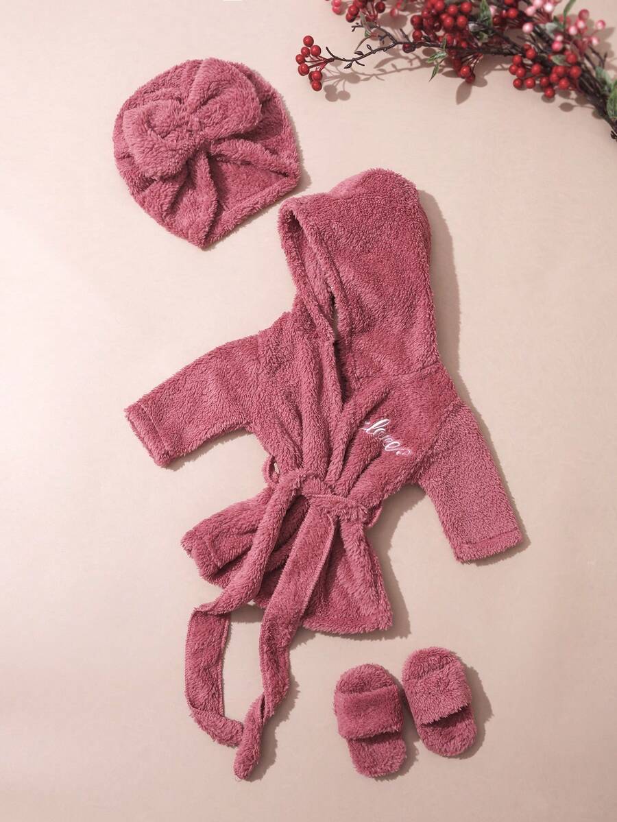 Infant Photoshoot Outfits with Love Embroidery - Lovely Bathrobe Prop Set for Newborns