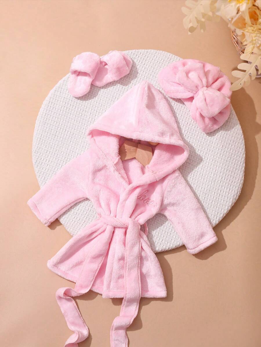 Infant Photoshoot Outfits with Love Embroidery - Lovely Bathrobe Prop Set for Newborns
