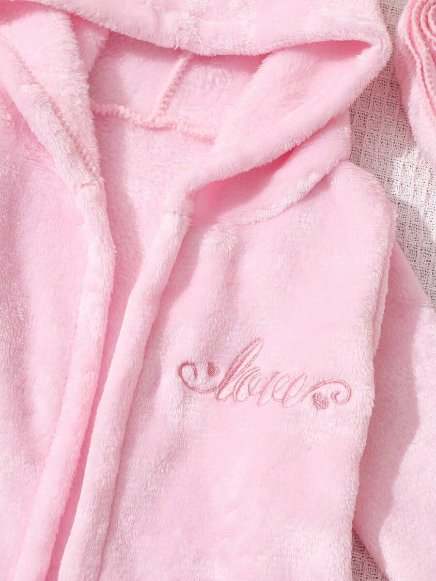 Infant Photoshoot Outfits with Love Embroidery - Lovely Bathrobe Prop Set for Newborns