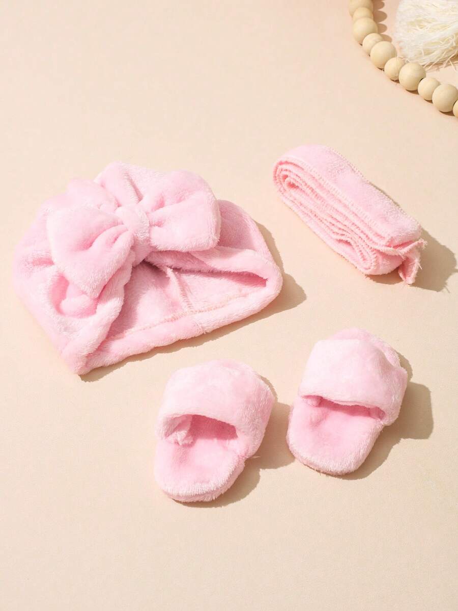 Infant Photoshoot Outfits with Love Embroidery - Lovely Bathrobe Prop Set for Newborns