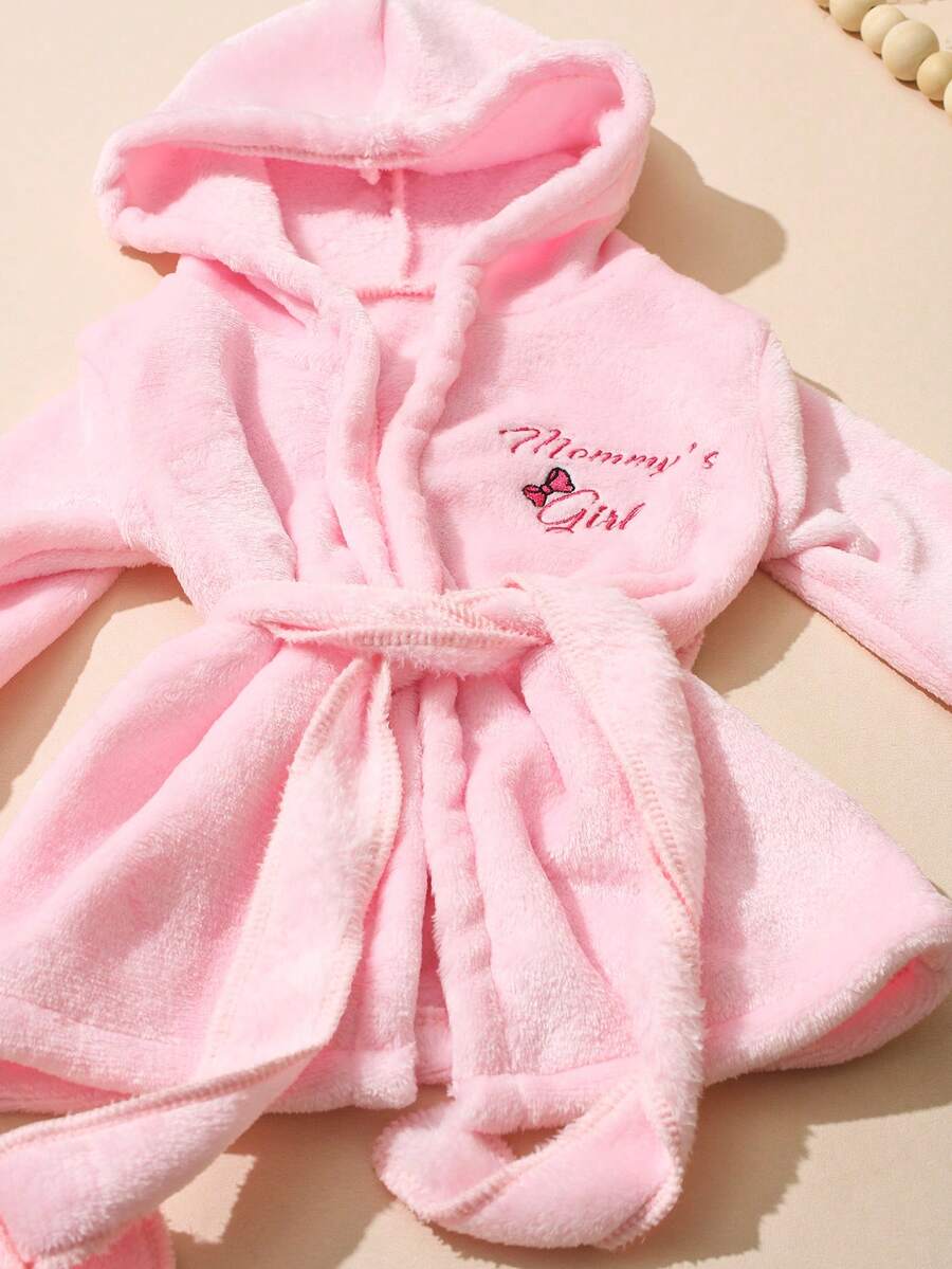 Infant Photoshoot Outfits with Love Embroidery - Lovely Bathrobe Prop Set for Newborns
