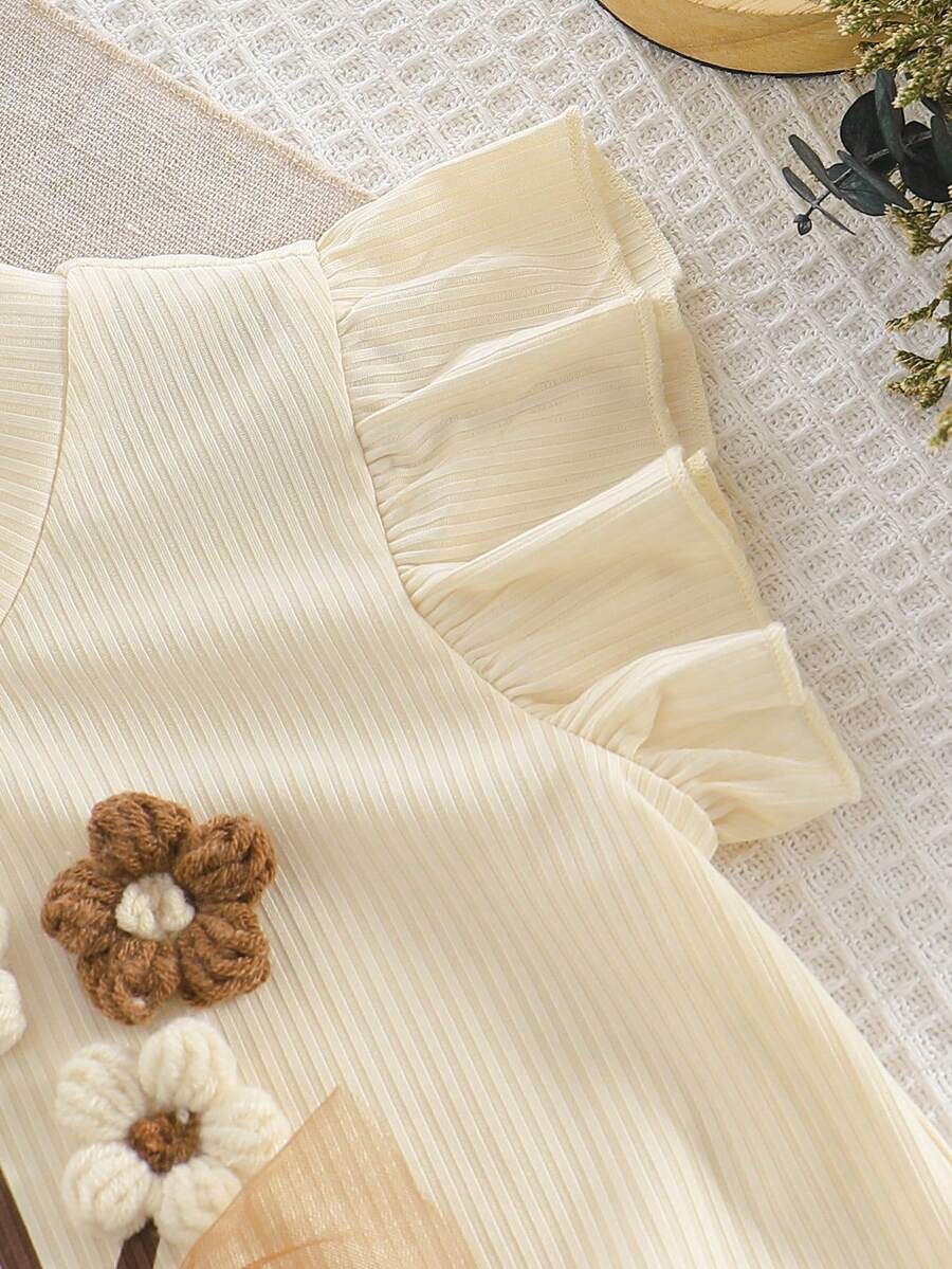 Young Girls 3D Flower Decor Tank Top and Yellow Floral Hem Shorts 2 Piece Summer Set