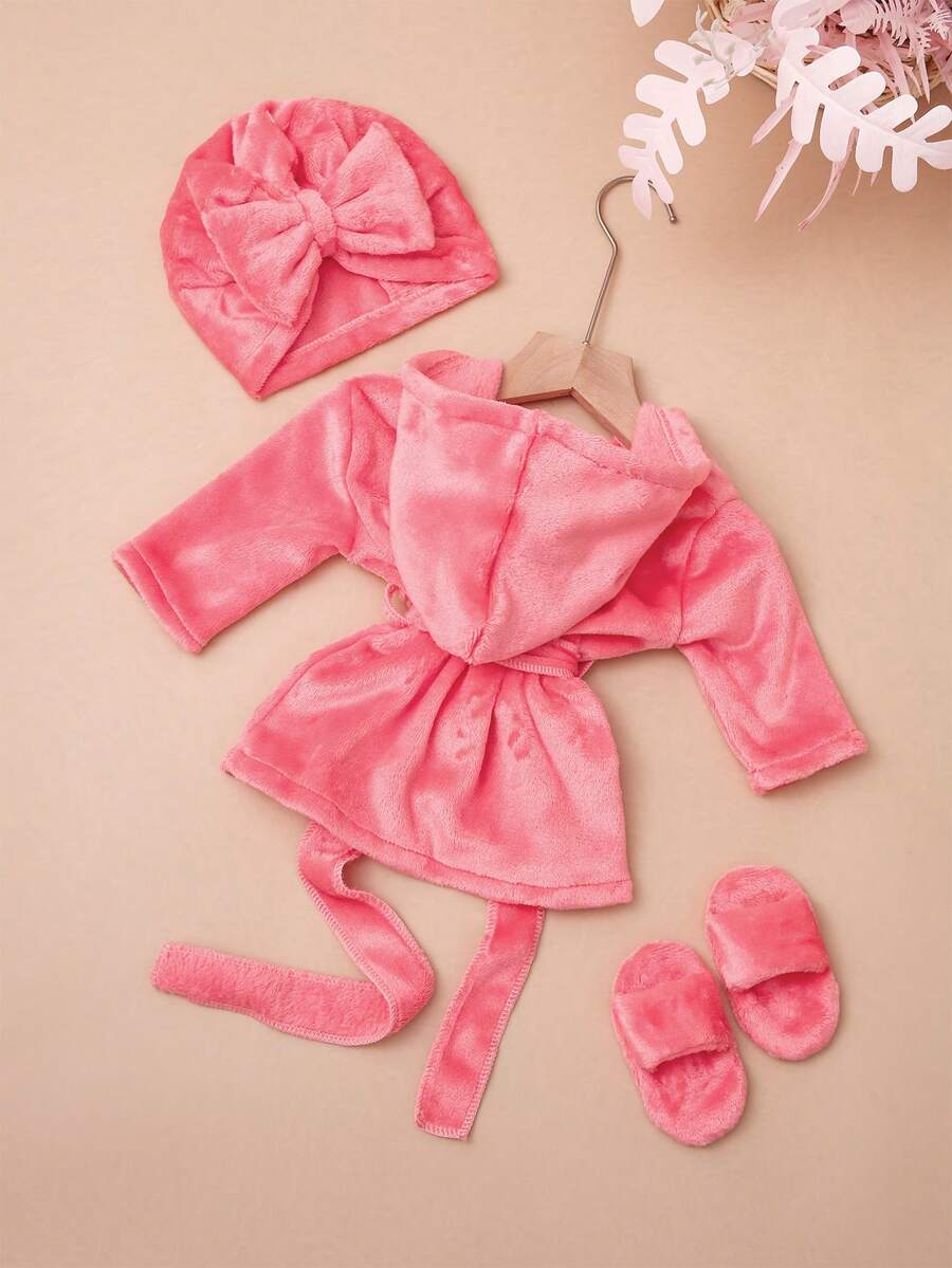Infant Photoshoot Outfits with Love Embroidery - Lovely Bathrobe Prop Set for Newborns