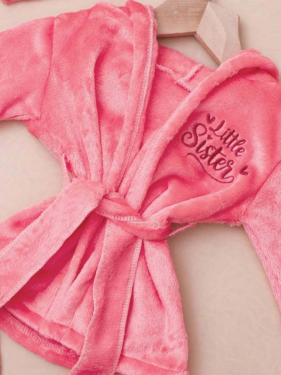 Infant Photoshoot Outfits with Love Embroidery - Lovely Bathrobe Prop Set for Newborns