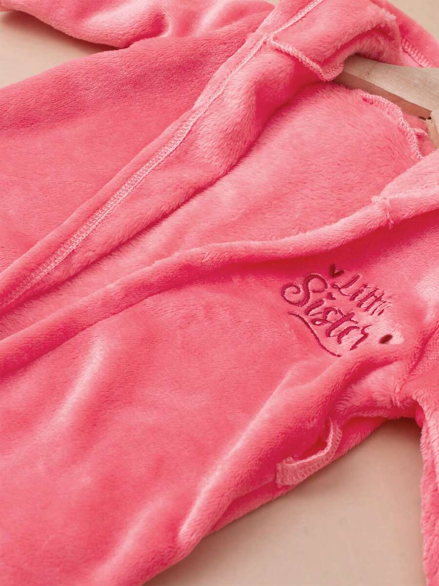 Infant Photoshoot Outfits with Love Embroidery - Lovely Bathrobe Prop Set for Newborns