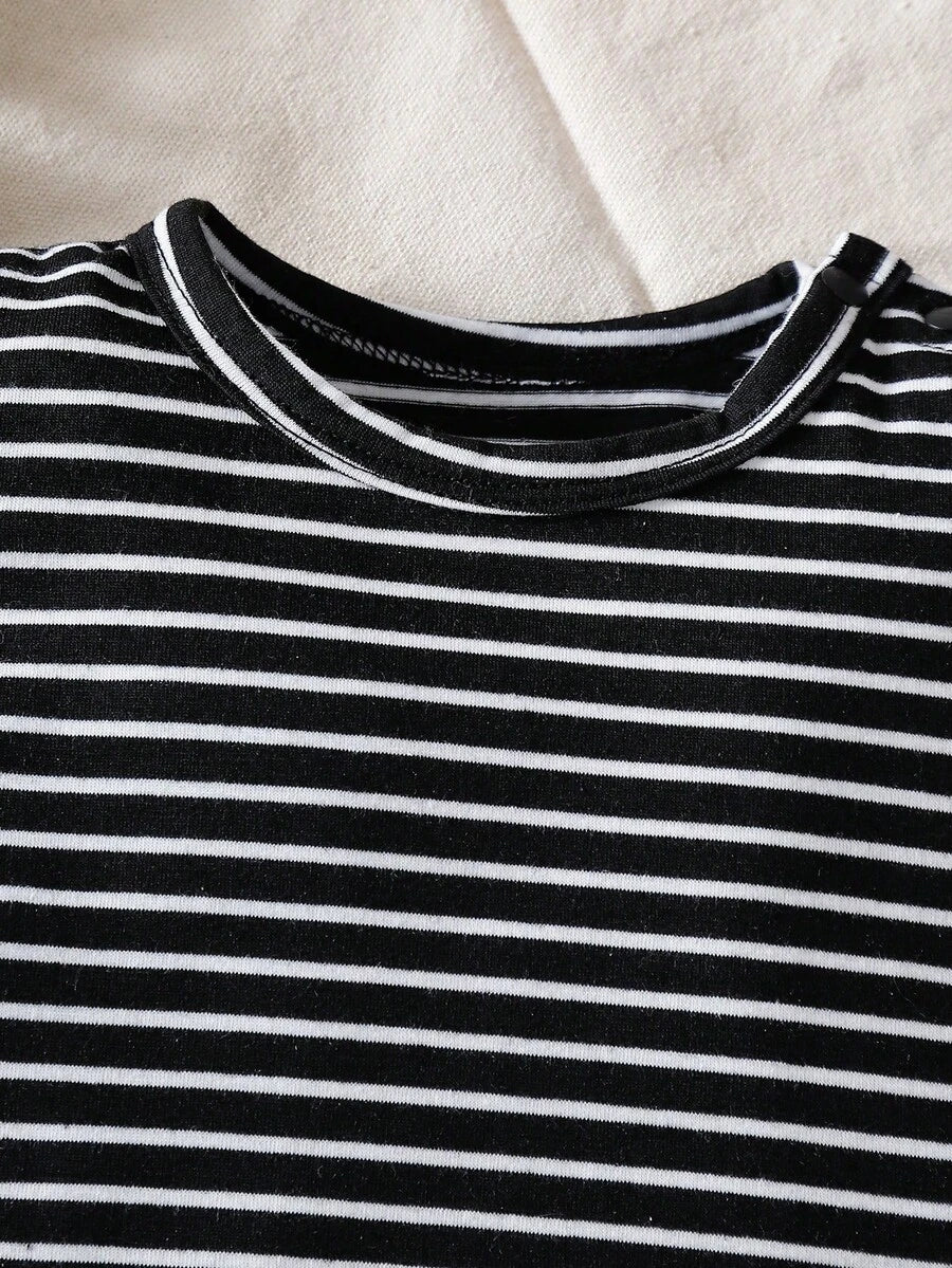 2PCS Baby Boy Striped T Shirt and Bear Suspender Shorts Set for Cute Summer Daily Wear