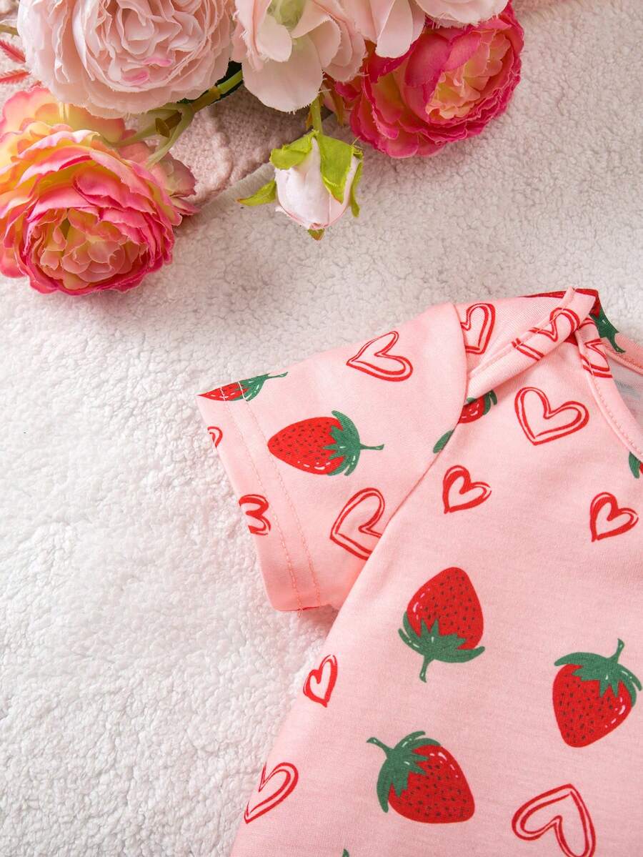 Baby Strawberry Print Short Sleeve Pajama Set for Cozy Summer Sleepwear