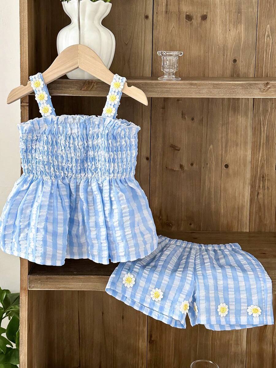 Cute Camisole And Shorts Set For Toddler Girls With Stripe Bow Detail