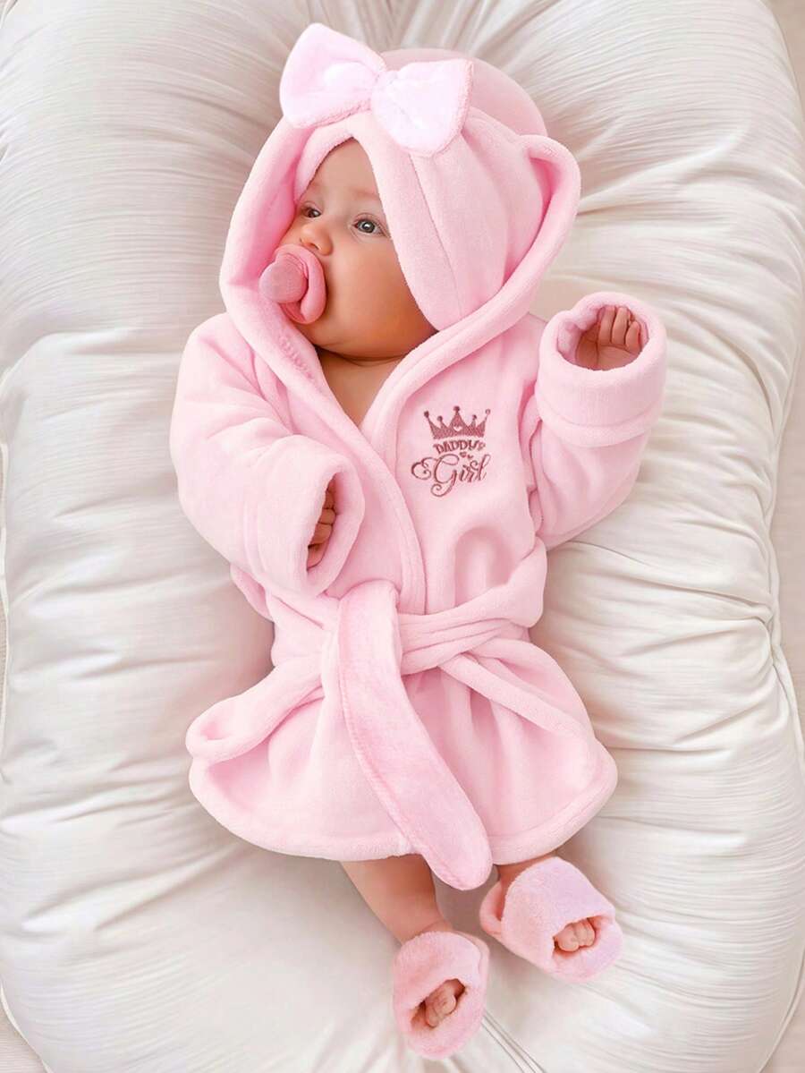 Infant Photoshoot Outfits with Love Embroidery - Lovely Bathrobe Prop Set for Newborns