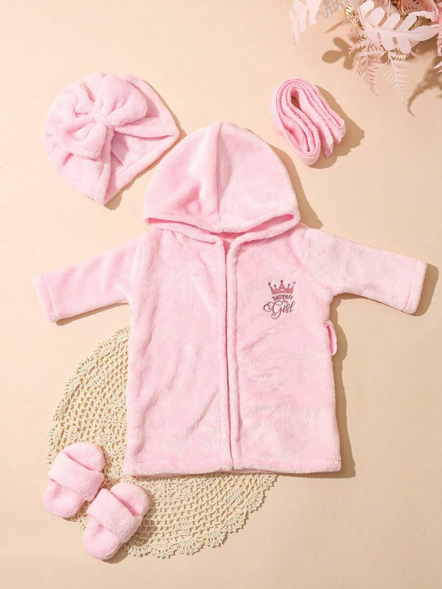Infant Photoshoot Outfits with Love Embroidery - Lovely Bathrobe Prop Set for Newborns