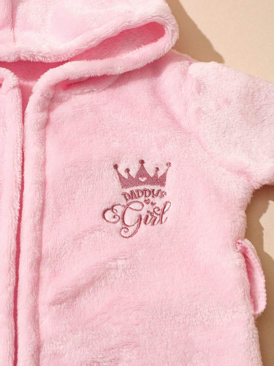 Infant Photoshoot Outfits with Love Embroidery - Lovely Bathrobe Prop Set for Newborns