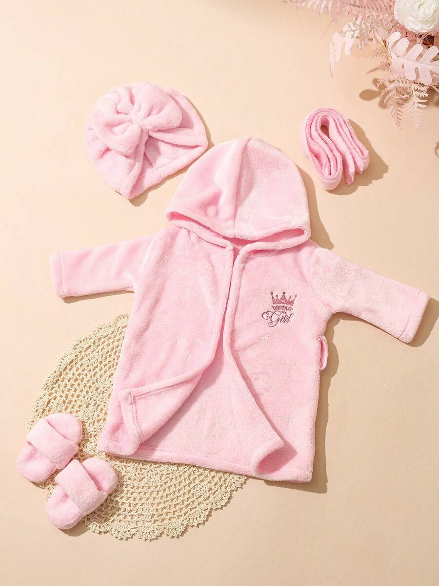 Infant Photoshoot Outfits with Love Embroidery - Lovely Bathrobe Prop Set for Newborns