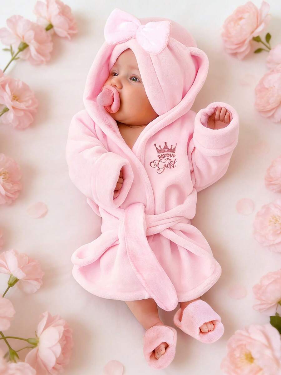 Infant Photoshoot Outfits with Love Embroidery - Lovely Bathrobe Prop Set for Newborns