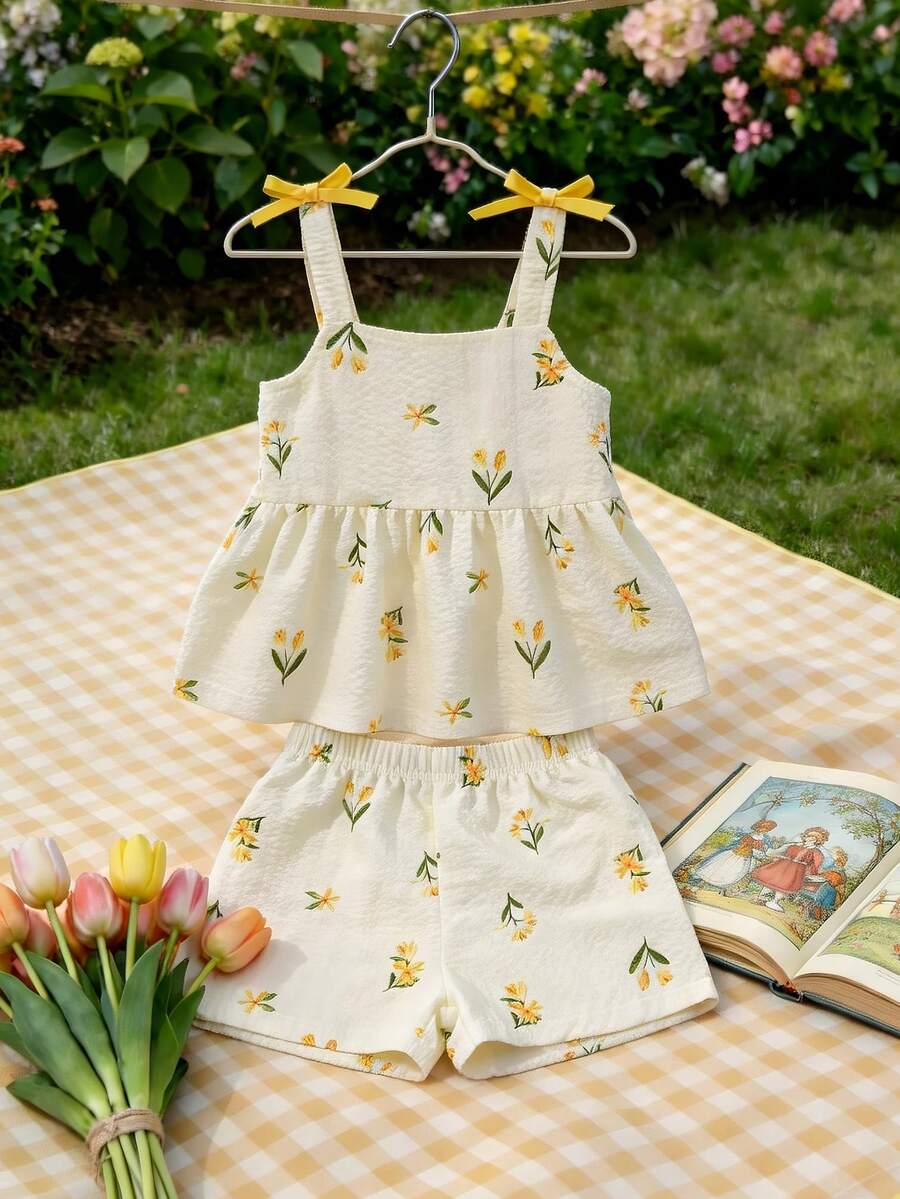 Cute Camisole And Shorts Set For Toddler Girls With Stripe Bow Detail