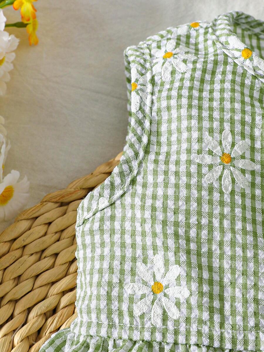 Baby Green Gingham Daisy Print Outfit Set for Cute Summer Daily Wear and Outings
