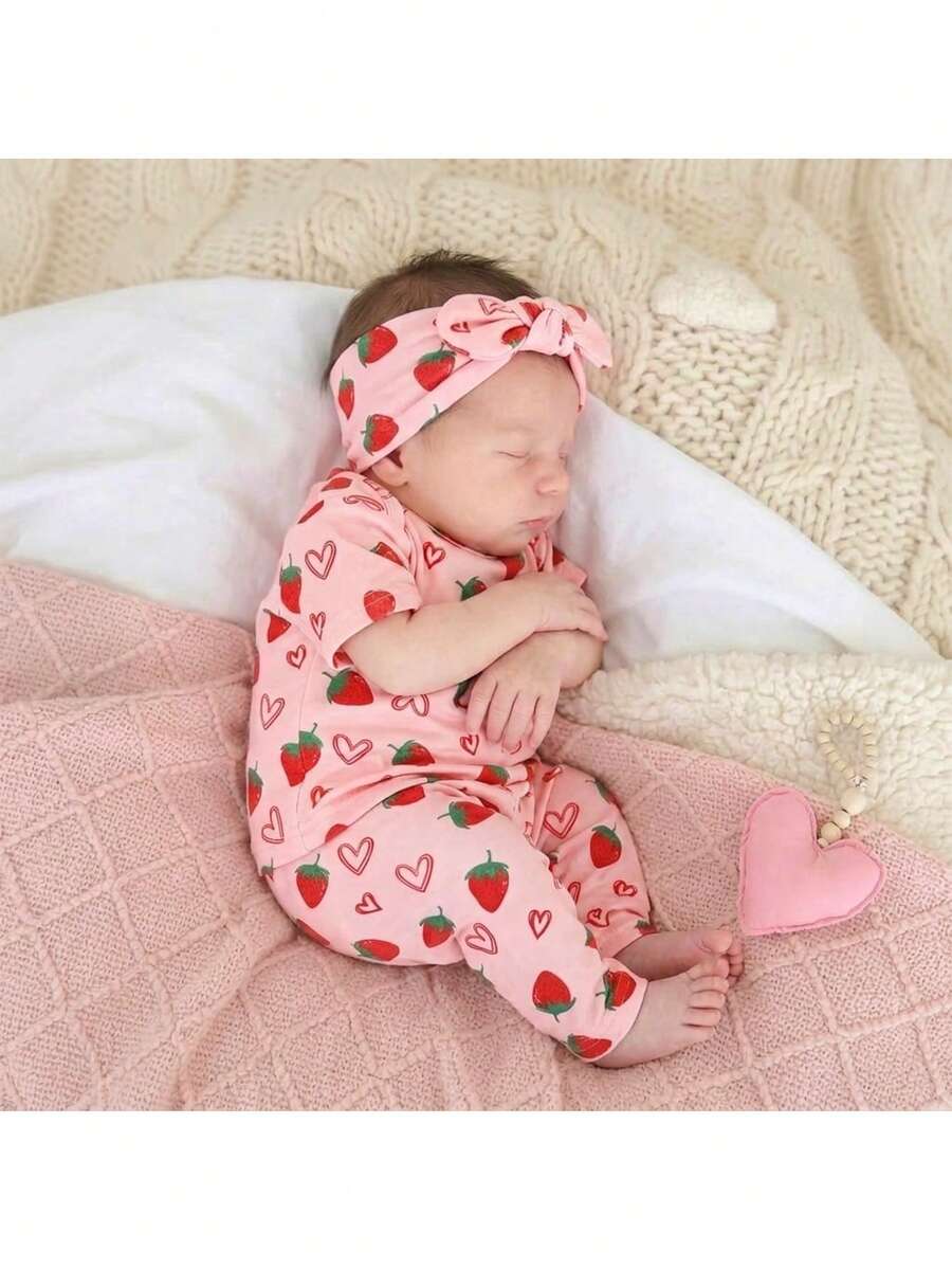 Baby Strawberry Print Short Sleeve Pajama Set for Cozy Summer Sleepwear