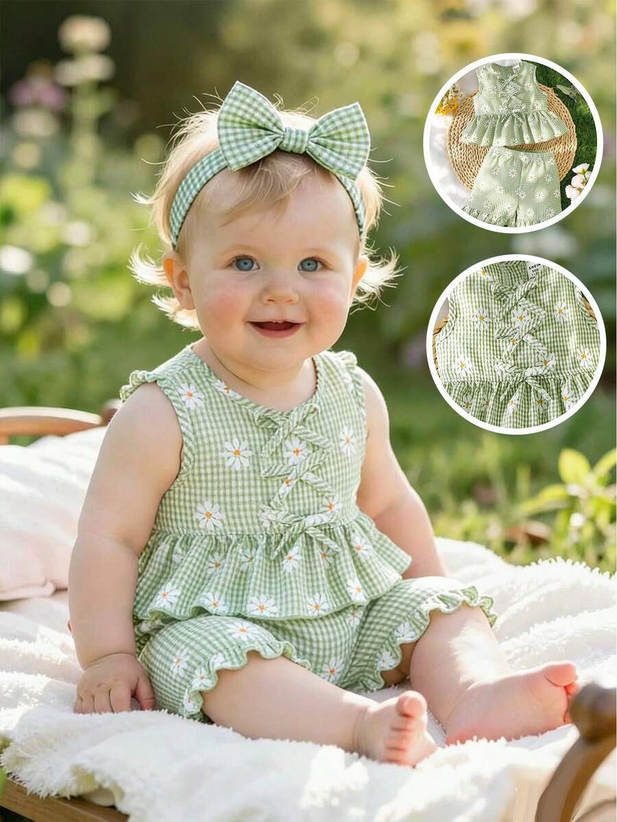 Baby Green Gingham Daisy Print Outfit Set for Cute Summer Daily Wear and Outings