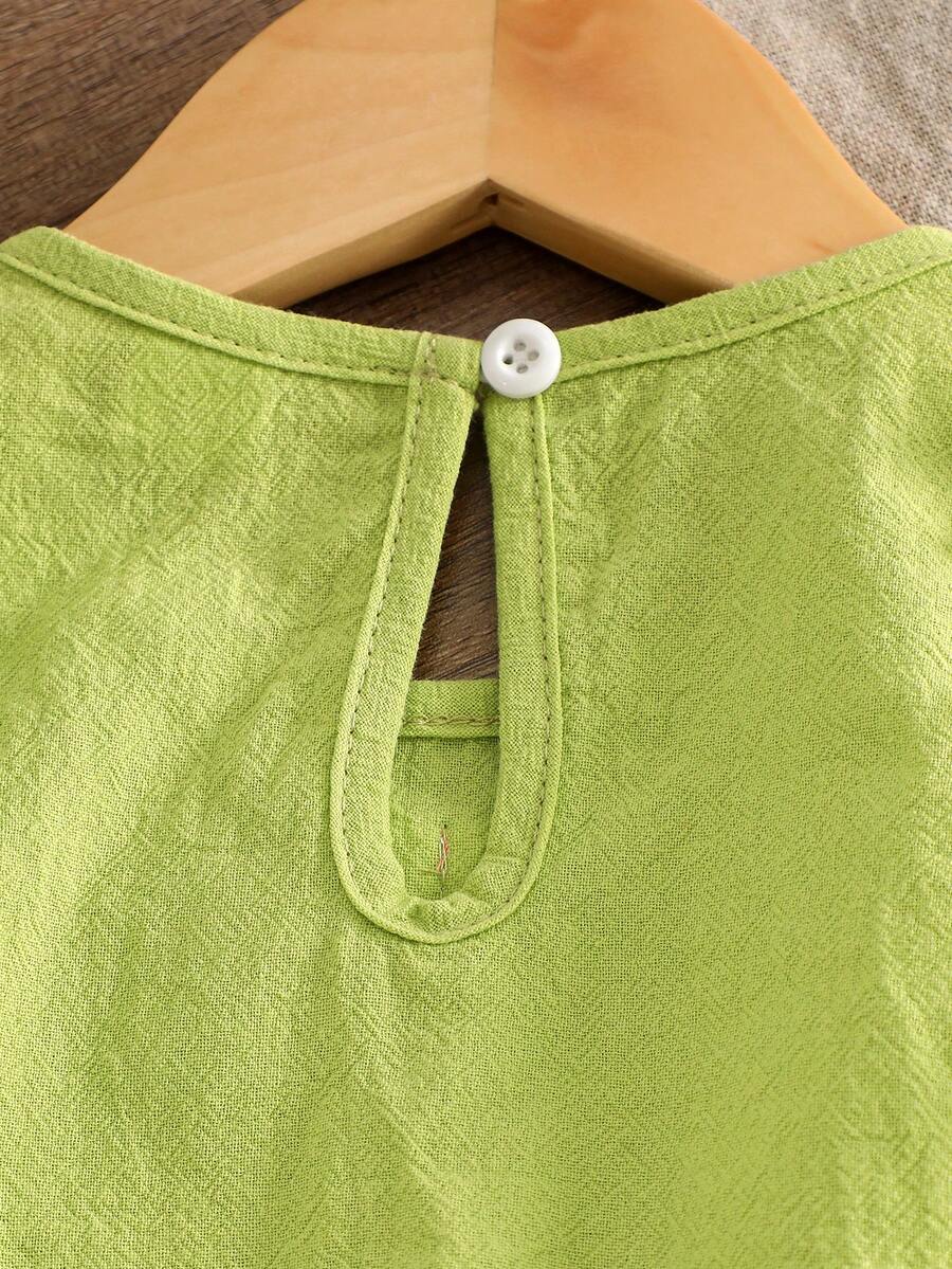 Light Green Vest Top And Apricot Shorts Set For Toddler Girls Vacation Wear